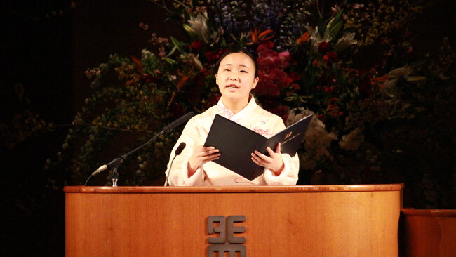 3718人の新入生を迎える　関西外国語大学入学式　菊池清明・新学長が外国語を学ぶ意義を語る　新設のアジア共創学科もスタート