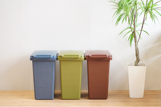 リス株式会社、アスクルとの共同開発から新商品「対馬海洋プラスチック約10％配合　連結ワンハンドペール47L」を発売