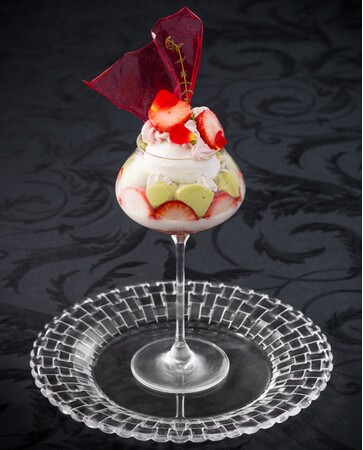 【中国名菜 銀座アスター本店】春限定 贅沢中華風パフェが登場!!～ティーコーナー営業時間の延長でさらにゆったり至福のひとときを～　　　　　　　　　　　　　　　