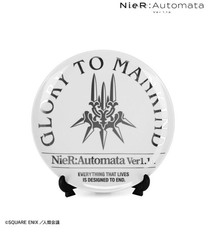 アニメ「NieR:Automata Ver1.1a」のヨルハ部隊 箔プリント飾り皿などの受注を開始！！アニメ・漫画のオリジナルグッズを販売する「AMNIBUS」にて
