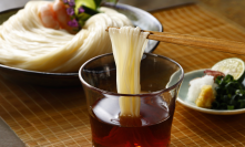 半田そうめんのオカベ、昨シーズン約450万食を売り上げた夏季限定「極細めん」を2025年4月1日に販売開始！