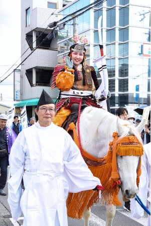 春を彩る懐古行列 清和源氏の歴史をつなぐ / 兵庫県川西市