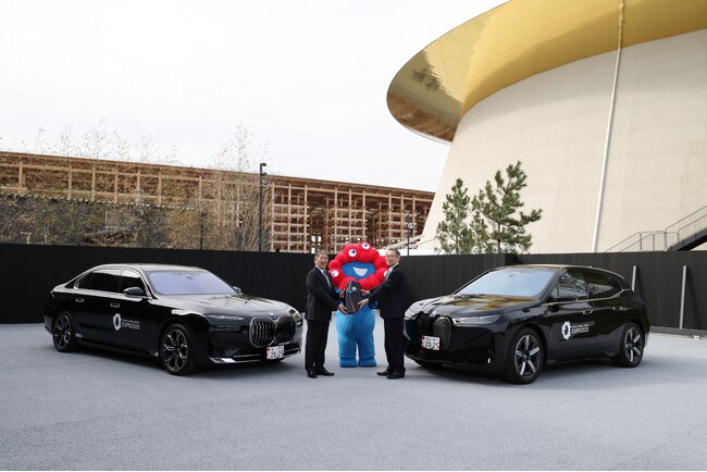 「BMW i7」「BMW iX」、大阪・関西万博会場内のVIP送迎車両として採用