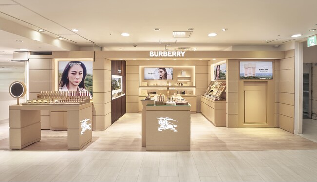 バーバリー ビューティが百貨店常設カウンターを高島屋大阪店にオープン