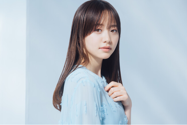 わずか5 秒でらくらくたためる、形状記憶折りたたみ傘 KONCIWA がイメージキャラクターに森香澄さんを起用