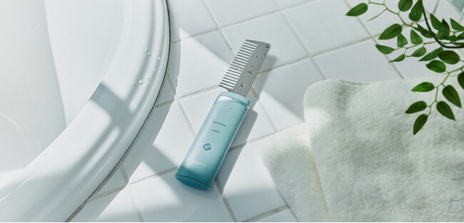 ヘアサロンapish監修サロンクオリティの超音波トリートメント。自宅で簡単、サッと髪を梳かすだけで、サラサラ＆ツヤ髪に。「イコエル 超音波リペアコーム」新発売!