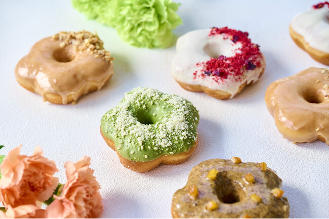 【RACINES DONUT】お母さんへ贈る、紅茶の香りと花のかたち。「母の日ドーナツ」が期間限定で登場！