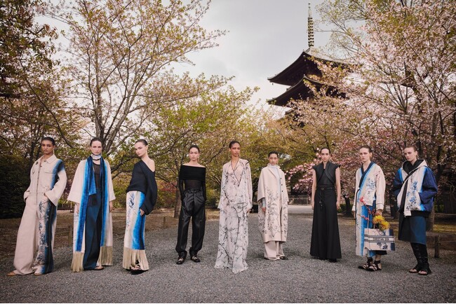 【DIOR】2025年フォール コレクションを京都・東寺の庭園で発表