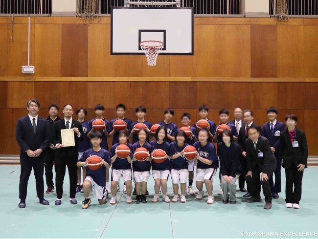特定非営利活動法人 横浜エクセレンススポーツクラブが横浜市中区・西区の中学校へバスケットボールを寄贈