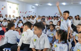 カンボジアではめずらしい入学式 カンボジアではめずらしい入学式