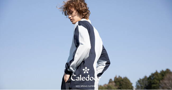 歩くことを楽しむための道具を提案するCaledoor(カレドアー)の2025年春夏コレクションのLOOK公開