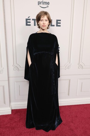 【DIOR】ディオールを纏うセレブリティ：ルー・ドゥ・ラージュ