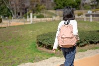 【期間限定】10年ぶりに復刻！幻の「ピンクベージュ」が恵文社に帰ってくる。WONDER BAGGAGEポップアップ開催