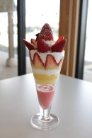 いちごパフェ いちごパフェ