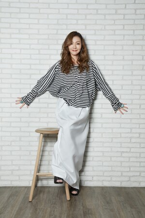 海外でブレイク中のシティポップ・ナンバーに隠れた名曲をプラス。ファン待望のNEWベスト、杏里「ANRI the BEST blue」リリース決定！