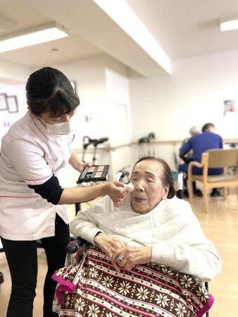 日本介護美容セラピスト協会、認定セラピスト3,000名突破