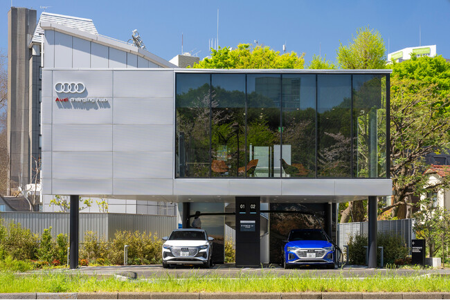 Audi charging hub 芝公園に蓄電池型超急速EV充電器を納入