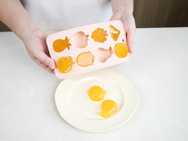【島忠】氷が取り出しやすい！多彩なデザインのアイストレー9種を新発売！