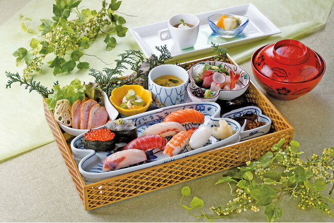 【明治記念館】“ゴールデンウィークに味わえる贅沢なランチ膳が登場！”　鮨・天麩羅・鉄板焼「羽衣」にて、メイン料理３種類から選べるランチ膳を4月26日（土）から5月11日（日）までご提供します