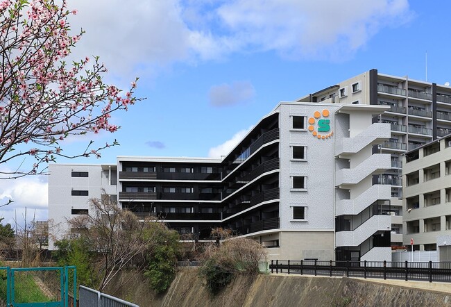 -信和不動産株式会社が企画・開発を手がける賃貸マンションブランド「スプランディッド」シリーズ 「スプランディッド茨木天王」竣工-