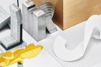 五十嵐威暢アーカイブ企画展2025年度「ON THE GRID」開催　第１期令和7年4月28日（月）～令和7年8月31日（日）第２期令和7年9月22日（月）～令和8年1月18日（日）ライブラリ―センター五十嵐威暢アーカイブにて