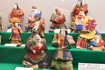 高槻市の歴史館恒例企画 端午の節句を祝う土人形が集合