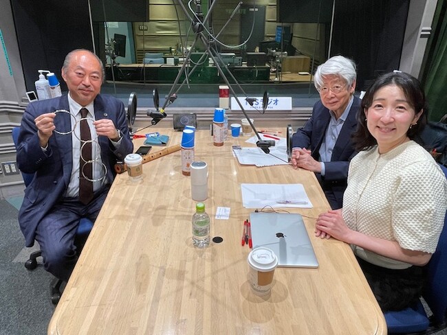弁護士マジシャンの小野智彦さんに聴く 人の心理を扱う弁護士とマジシャンの二刀流人生