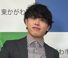 ＜第1弾＞消滅可能性自治体「香川県東かがわ市」の商店街活性化企画として、安宅レオウ個展『Pinch』を2025年4月26日より開催