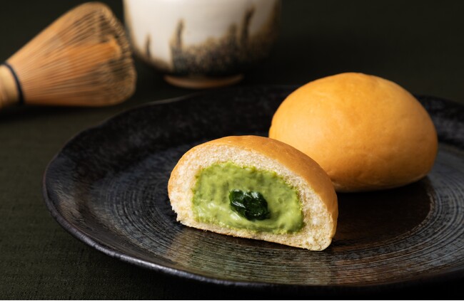 ファミリーマート限定「冷やして食べる とろけるくりーむパン 出雲抹茶」好評のフレーバーが濃厚＆芳醇な味わいにリニューアル！4月29日（火・祝）発売