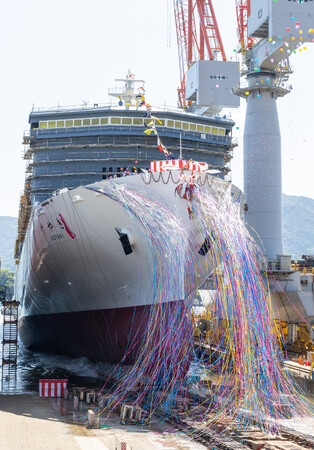 【新日本海フェリー】新造船「けやき」の命名進水式を実施
