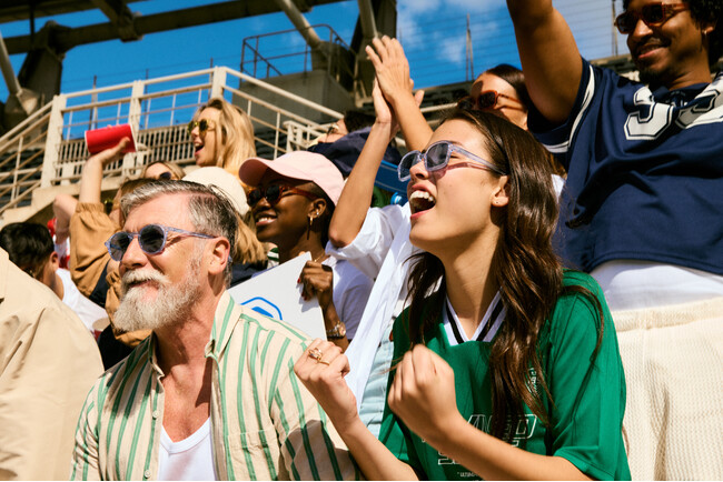 パリ発のアイウェアブランド「IZIPIZI」のPOP UP STOREを中目黒DB&BAR にて開催