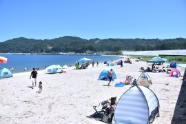 吉里吉里海岸海水浴場(画像提供:岩手県大槌町) 吉里吉里海岸海水浴場(画像提供:岩手県大槌町)
