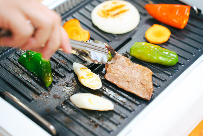 スーパーでお肉を買って店内でBBQ！？【買う × 食べる】が融合したインバウンド向けの新サービスがスタート！