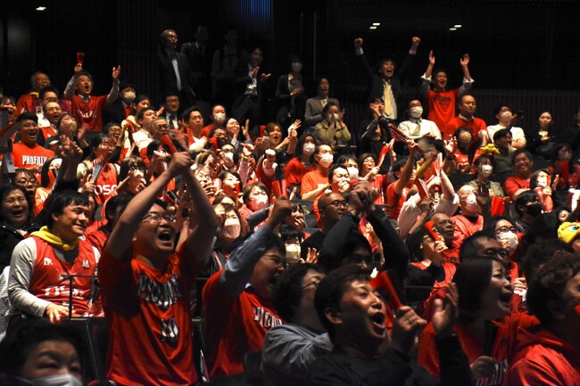 三遠ネオフェニックス、中地区連覇! 豊橋PV会場でブースター430人が歓喜