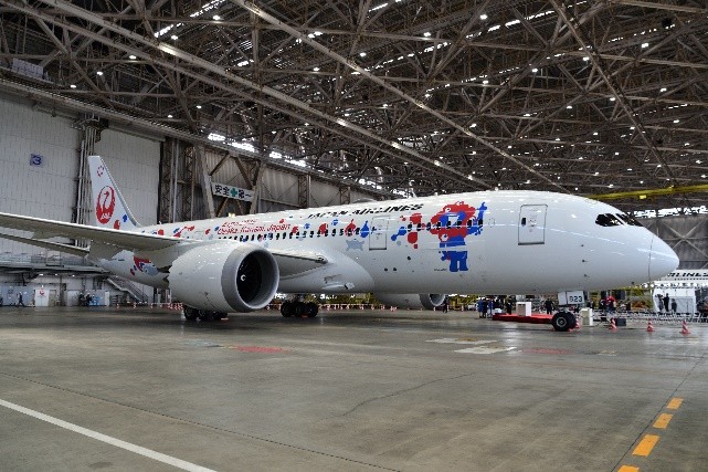 大規模生産による国産SAFを関西国際空港発のJAL旅客便に初供給　～コスモエネルギーグループのSAFで世界の空へ初フライト～