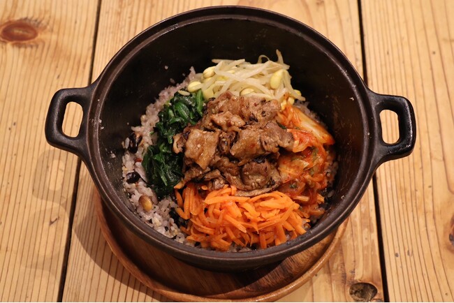 【はくばく韓国メニューフェア】飲食店メニュー開発のエキスパート クーニーズアソシエ青島シェフ監修「ビビンバ×雑穀」限定メニュー提供