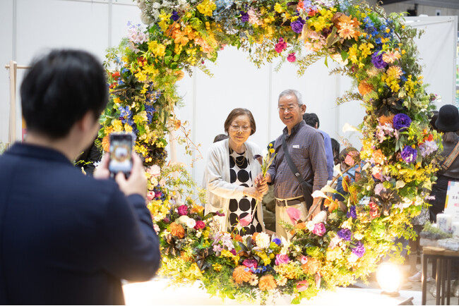 【横浜市】結婚式で使われた装花のアップサイクル! 幸せをシェアしながら、フラワーロスを削減!