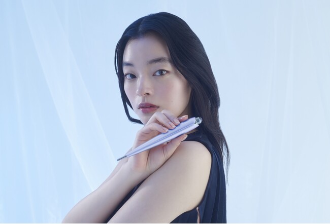 STELLA BEAUTE（ステラボーテ）『摩擦レスで叶える、感動リフトケア。』スティック型美顔器シリーズに新製品Beauty Face Stick Rinが登場。
