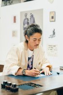 モンブランの万年筆は普段から使用しており使い慣れた様子。 モンブランの万年筆は普段から使用しており使い慣れた様子。