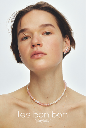 ジュエリーブランドles bonbon(ル ボンボン)から26th collection「playfully」を発表。鮮やかな色と軽やかに戯れる。表情を清らかでいきいきと上向きにするジュエリーを提案。