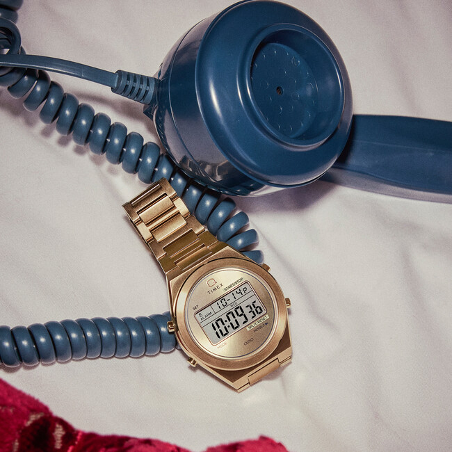 TIMEX＜タイメックス＞から、レトロフューチャーを体現した『Q Timex(R) Q80 Continental ＜キュー タイメックス キュー80コンチネンタル＞』を、5月16日に発売！