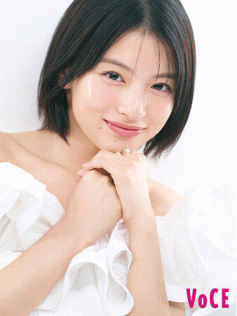 VOCE7月号は出口夏希さんが３パターンの表紙に登場！　「SUPER PEOPLE」にはROIROMが女性誌初登場！ほか、浜辺美波のメイク企画、田村保乃が美しさの秘密を伝授、長濱ねるのバブみボディなど