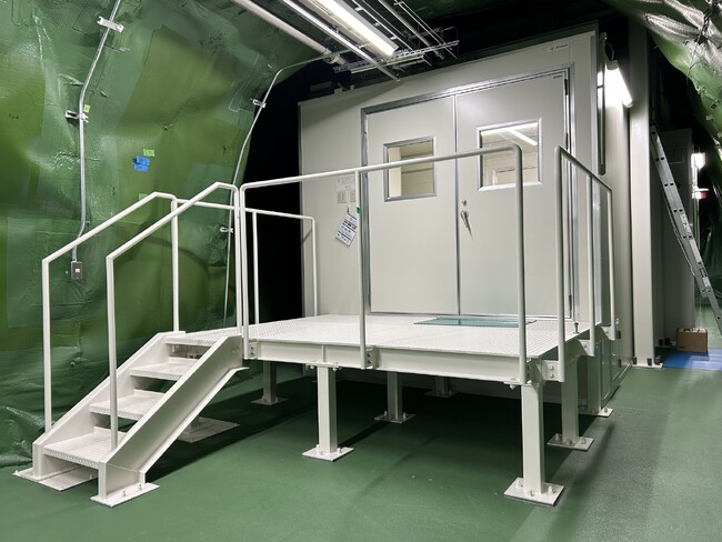 東北大学ニュートリノ科学研究センターの「KamLAND」にISOクラス1のスーパークリーンルームを建設