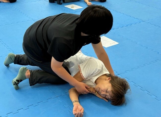 緊急時の救急処置、手当のキホンを学べる講習会を実施しました。