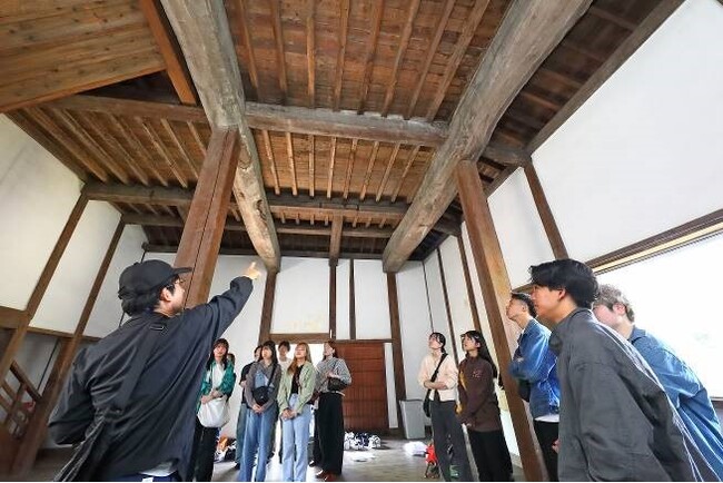 福岡市へようこそ！歴史に触れながらの仲間づくりUniLife学生マンション新入居者対象、福岡城清掃イベント開催報告