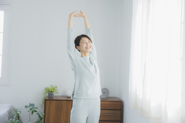 ポジティブな一日を過ごすカギは“あたたかい朝食”？働く男女564名に調査し、朝食でポジティブな効果を感じている人の8割以上があたたかいものを取り入れていることが明らかに