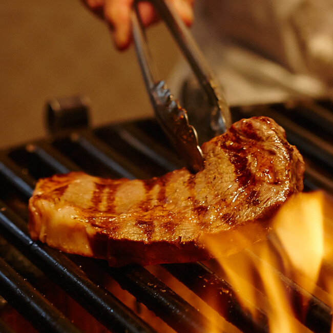 【AKARENGA STEAK HOUSE】土日祝ランチタイム限定！お得なSIRLOIN COURSEの販売を開始