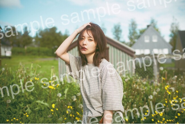 長濱ねる、写真集発売記念してインスタライブの生配信決定！この日の購入でしか手に入らない限定ポスター画像を公開！