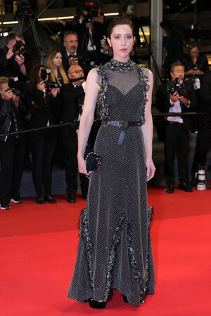【DIOR】カンヌ国際映画祭でサラ・ジロドーが纏ったドレスのサヴォワールフェール
