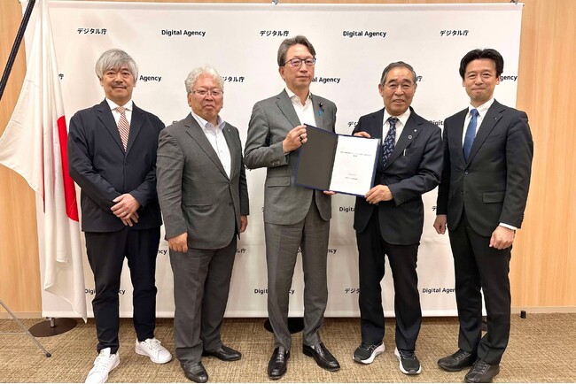 地域物流の未来を拓く 「コミュニティ配送」提言書を策定